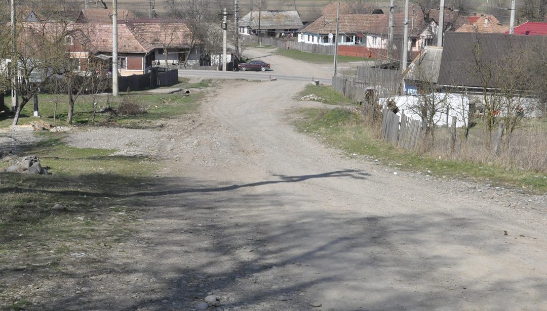 Comuna Solovăstru a fost selectată pentru finanțare prin măsura 7.2 a PNDR 2014-2020, cu proiectul ÎMBUNĂTĂȚIREA INFRASTRUCTURII RUTIERE ÎN COMUNA SOLOVĂSTRU, JUDEȚUL MUREȘ