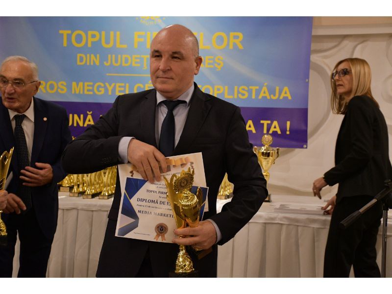 15 ANI PE LOCUL I